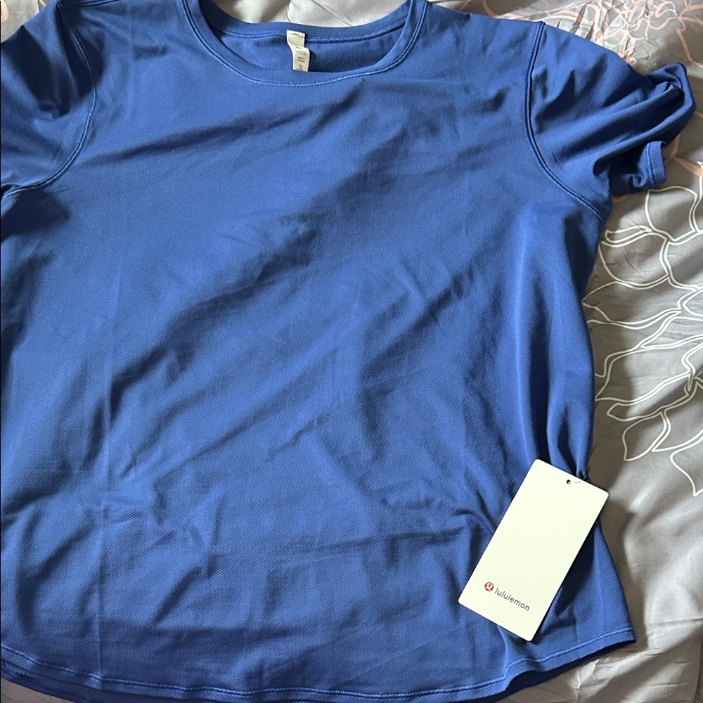 Lululemon high neck run and train tee Blue T-Shirt size 14